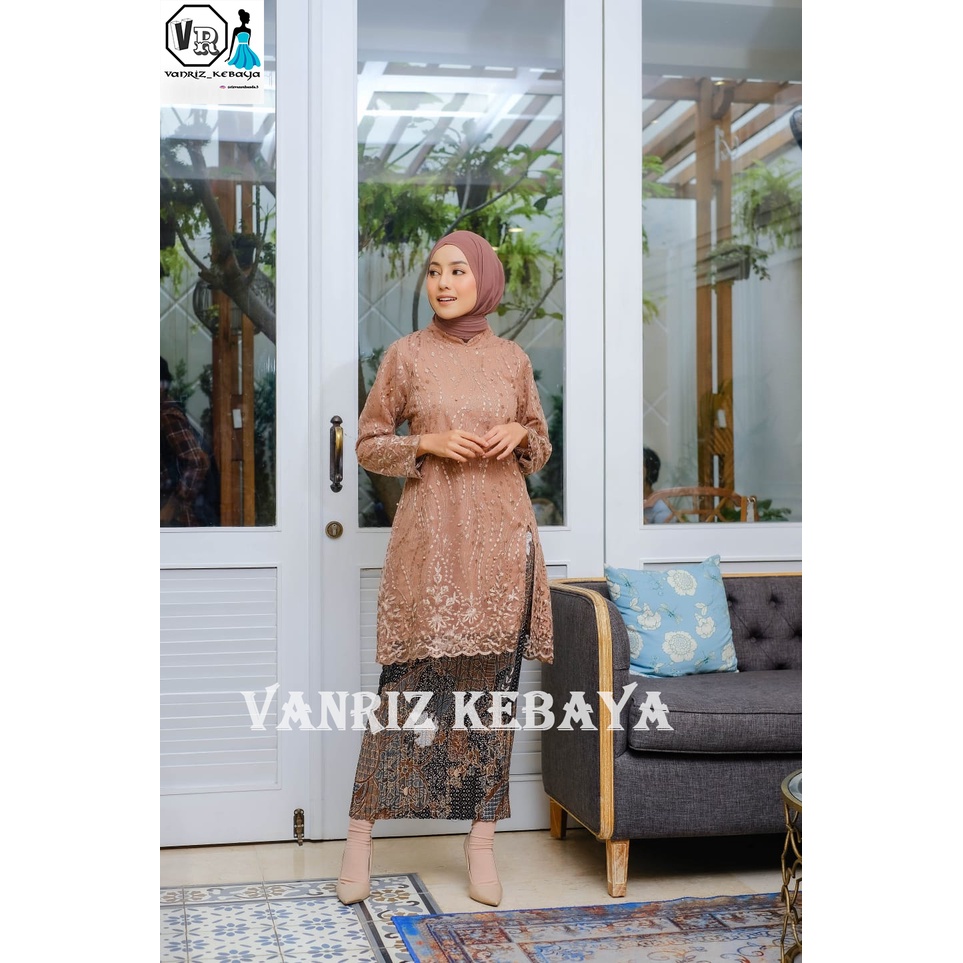 Vanriz Kebaya-Tunik Kebaya Tile Nagita