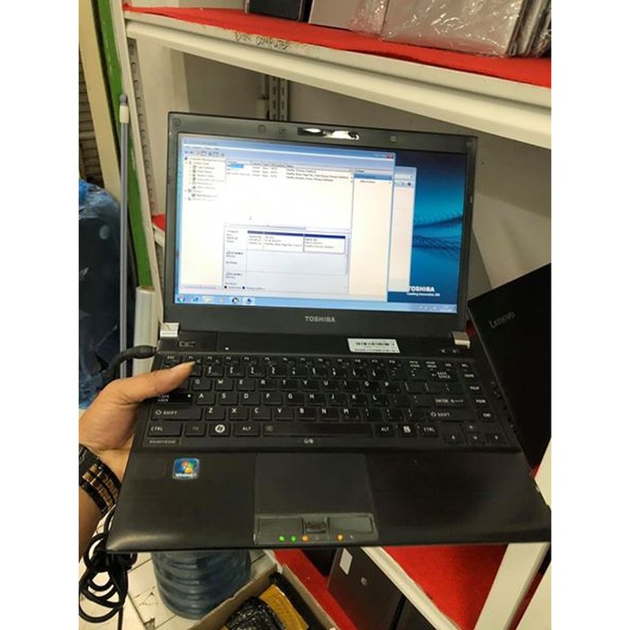 LAPTOP TOSHIBA PORTAGE R830 CORE I7 GEN 2 HDD 320GB RAM 4GB VGA INTEL   TERMURAH