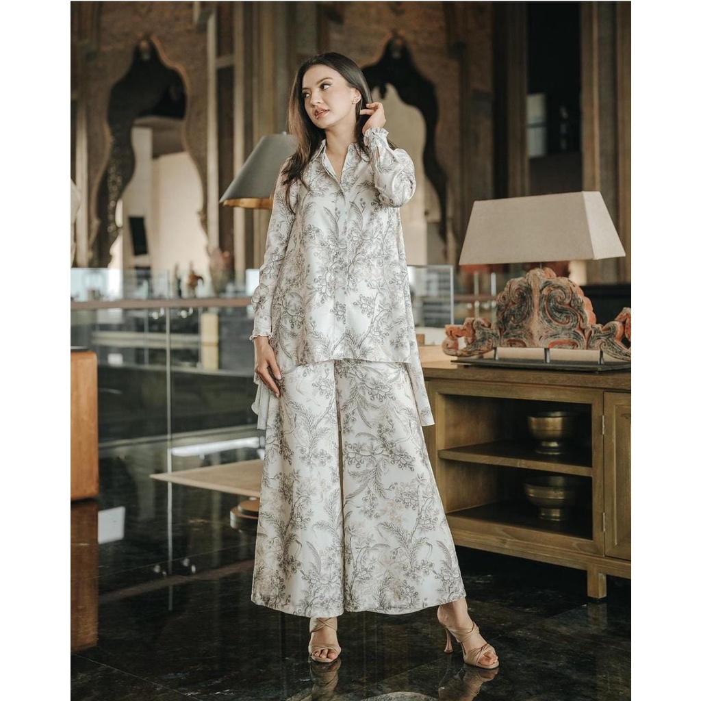 Ruby dress by Wearing Klamby