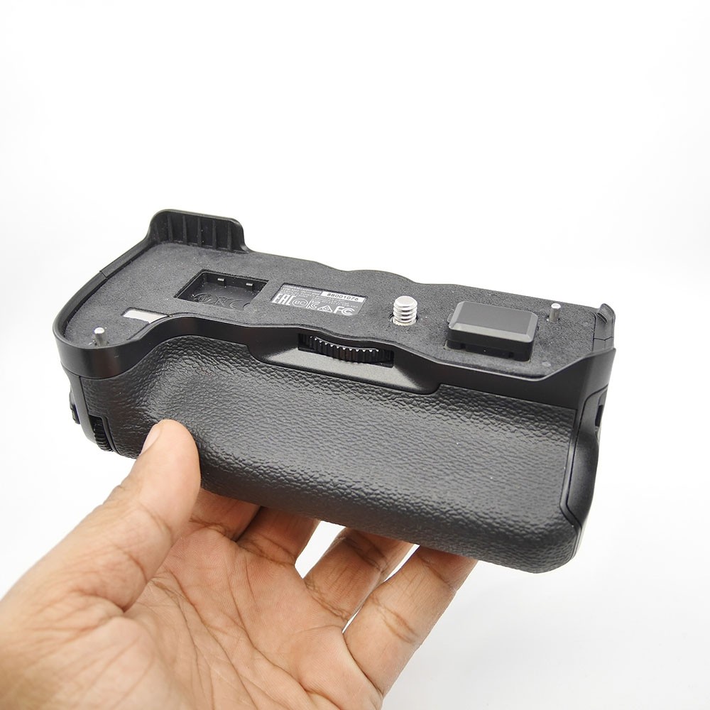 BATERAI GRIP / VERTICAL POWER BOOSTER FUJIFILM X-H1 VPB-XH1 LENGKAP BOX PUTIH