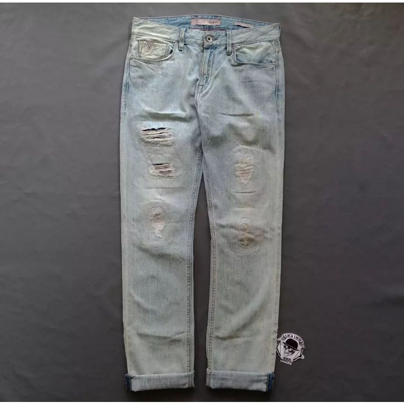 Celana jeans Guess Ripped denim