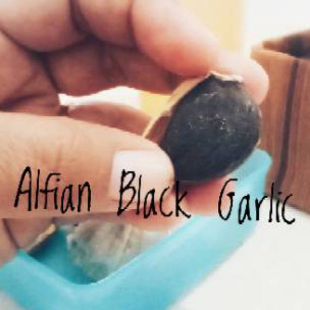 

BLACK GARLIC / BAWANG HITAM