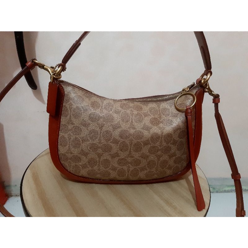 Preloved Coach Hobo Sutton