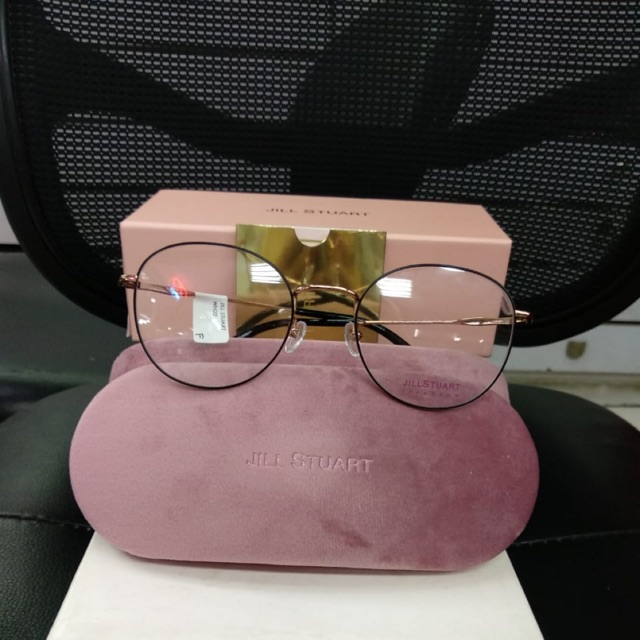 Kacamata Jill Stuart