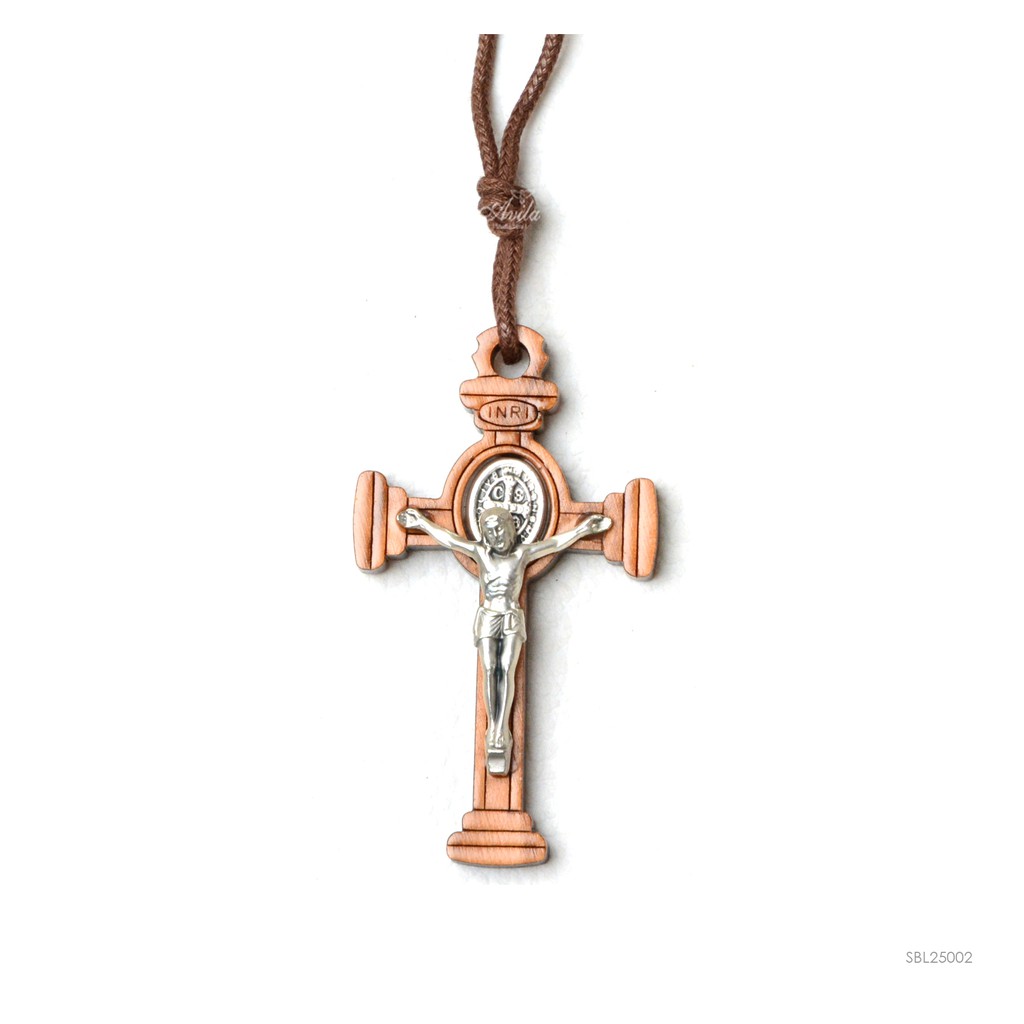 Kalung Bandul Salib Kayu St. Benedict