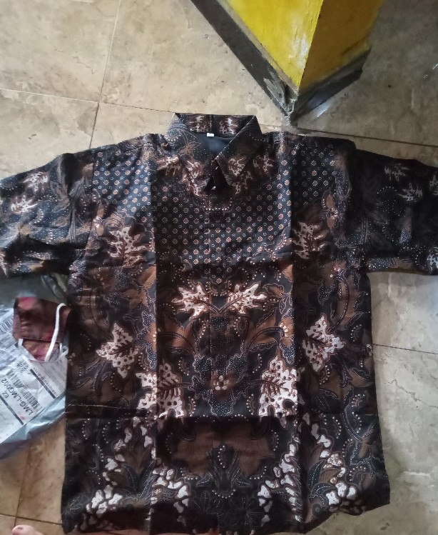 Sekar Jagad Kemeja Batik Pria Lengan Pendek Katun Halus Full Furing Batik Asmara