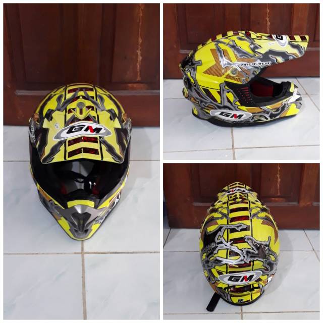 Helm Cross GM Neutron Yellow