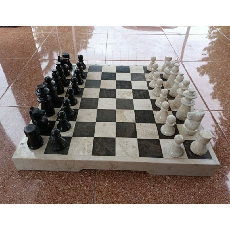 Set Papan dan Bidak Catur Marmer
