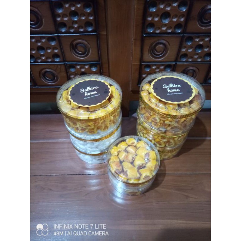 

HAMPERS KUE KERING LEBARAN