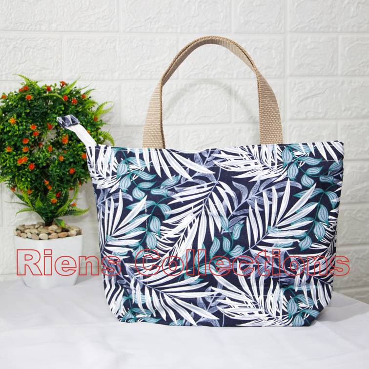 RIENS COLLECTIONS. HANDBAG BESAR BAHAN KANVAS MOTIF FLORAL PALM BIRU