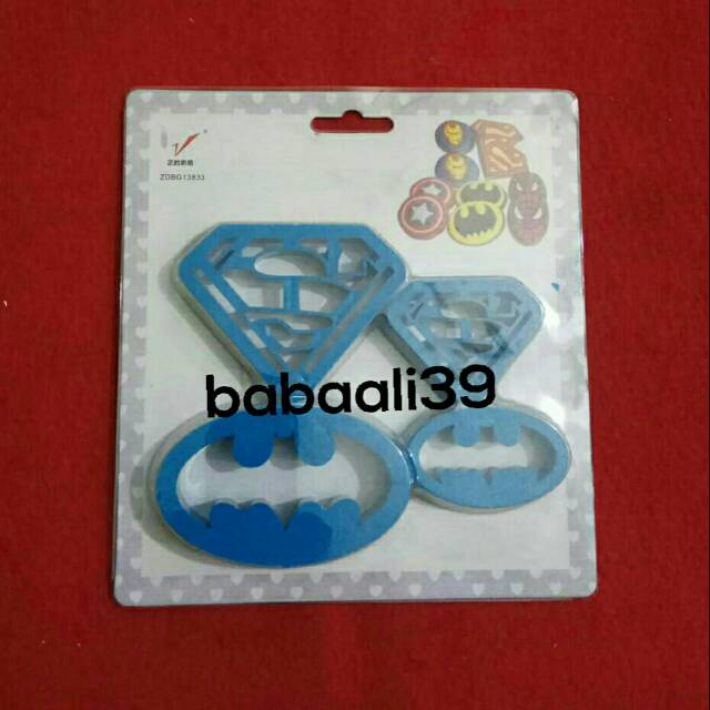 

Cutter Superman Set 4 Pcs