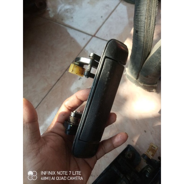 handle pintu luar set mazda 323 elite trendy
