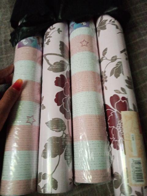 Wallpaper Dinding Garis Bintang Pink