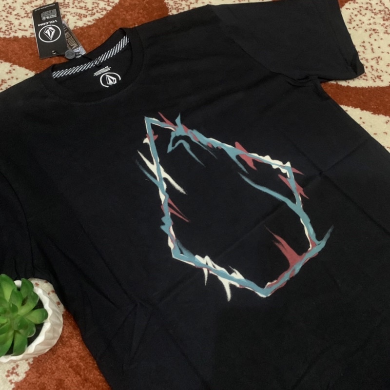 Kaos volcom geist tee mirror sample