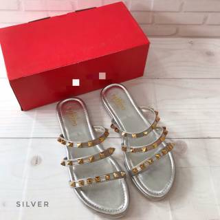 Stud Sandal  Valentino  Garavani Cantik Sendal Casual Santai 