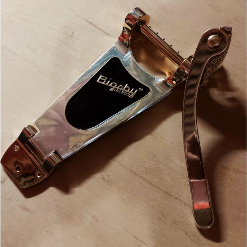 tremolo gitar bigsby B70G gold original