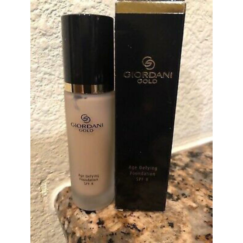 Giordani Gold Age Defying Foundation SPF 8