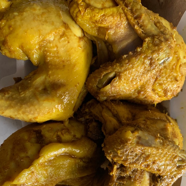 

Ayam ungkeb bumbu kuning