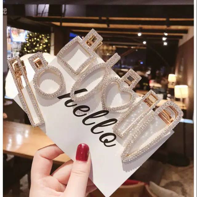 Jepit Rambut Aksen Mutiara/Berlian imitasi Ala Korea