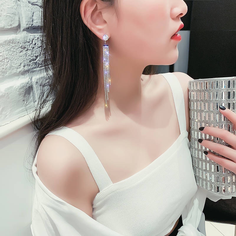 Panjang berlian imitasi anggun kepribadian Super Flash ear hook anting-anting gaya Korea rumbai anti