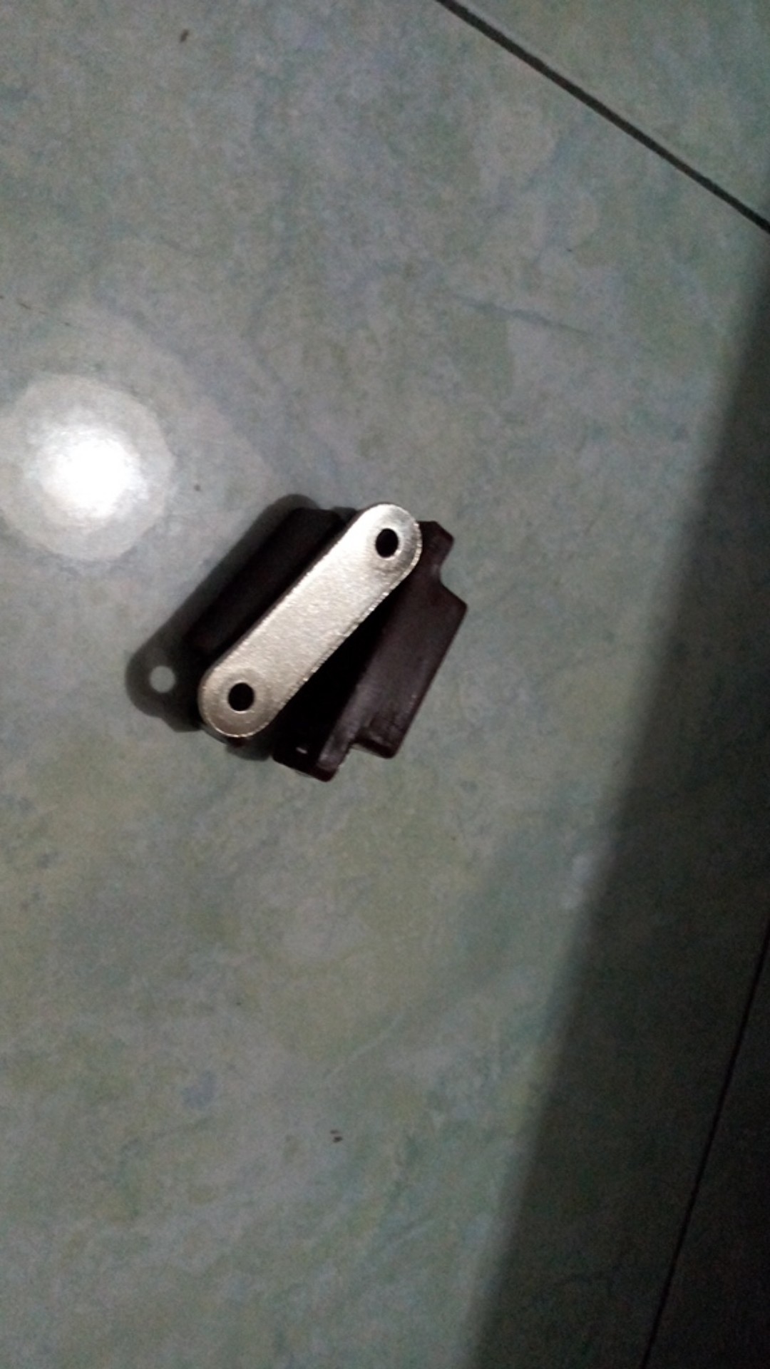 Magnet Kecil Putih Untuk Pintu Lemari Twin Bukan Huben Lama