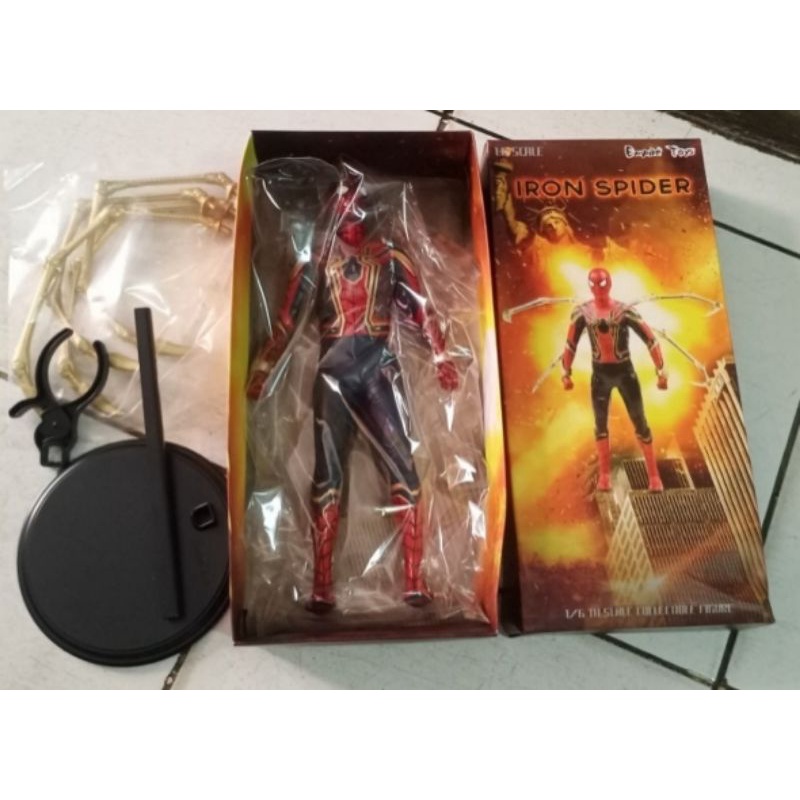 Action Figure Iron Spiderman