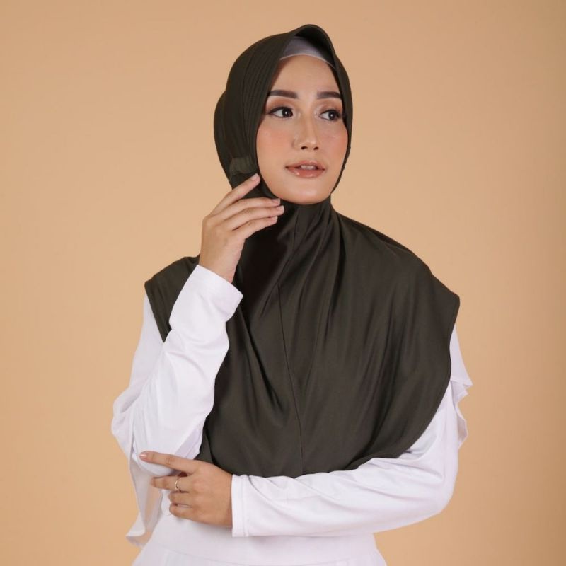 Kerudung Bergo Instan Elzatta Hitam Putih Zaria Sahara Hijab Serut Belakang Jilbab Instant Polos-Army