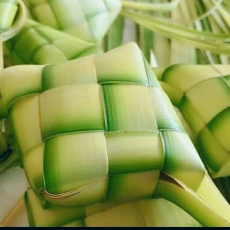 

Cangkang Ketupat termurah (Ketupat Kosong) dari Janur Daun Kelapa Muda