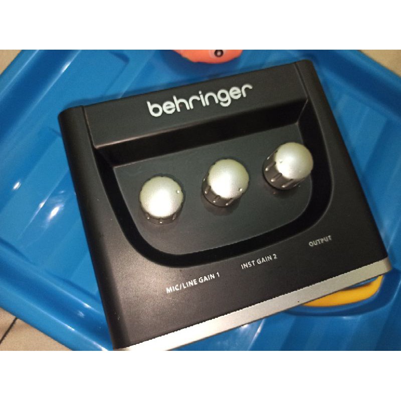 

BehringerUM2
