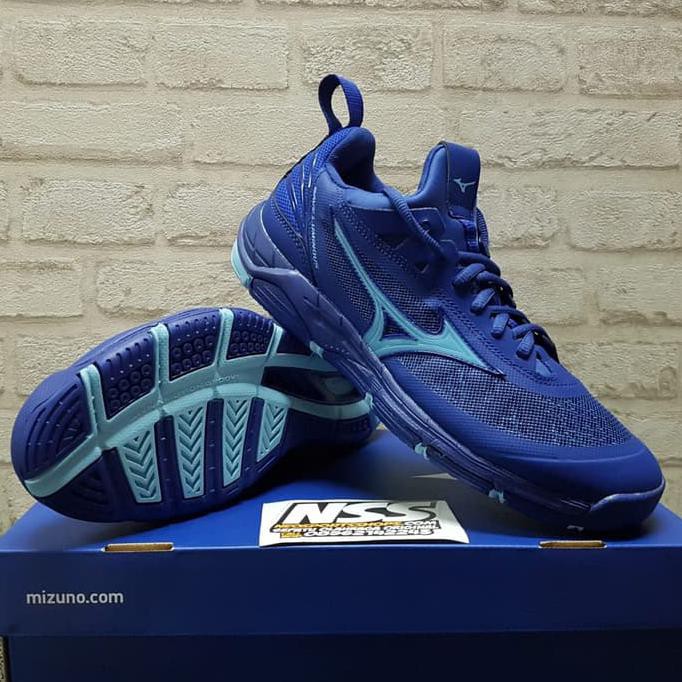 mizuno wave luminous mid