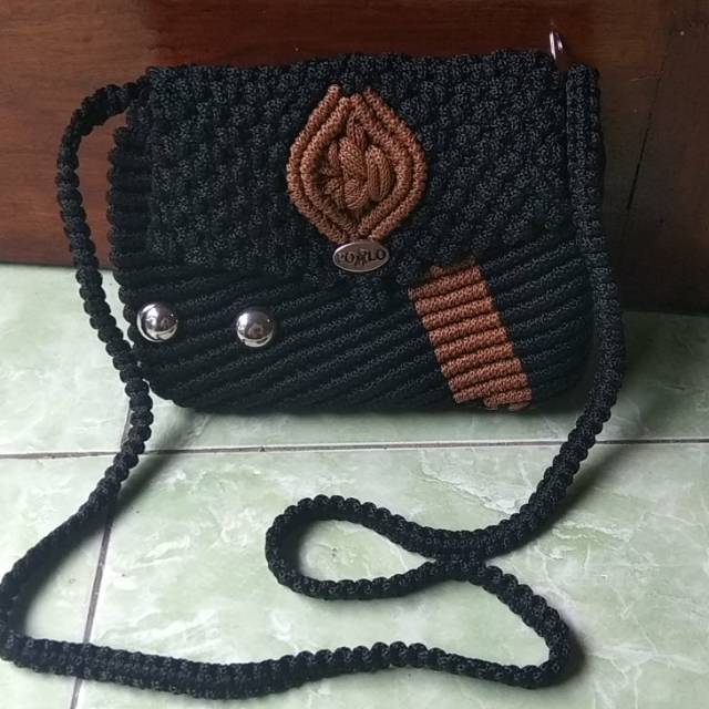 Tas rajut Selempang tutup polo hitam/tas tali kur