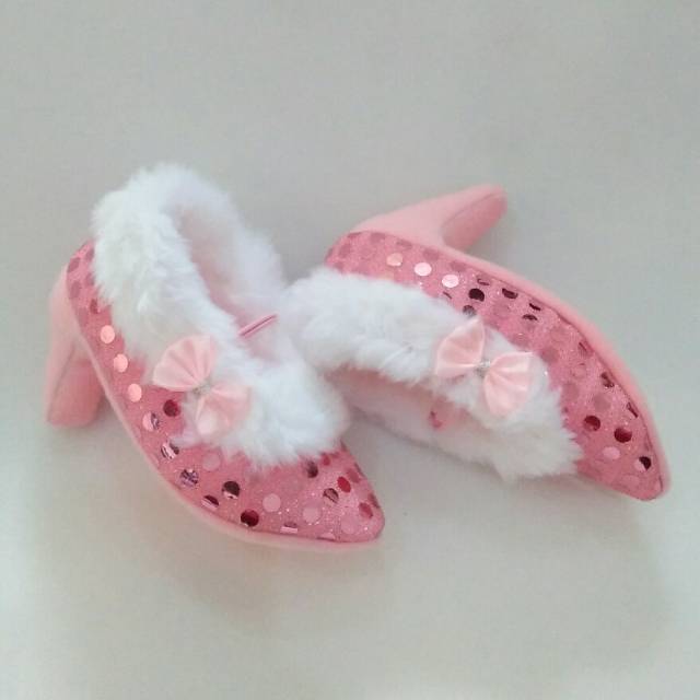 Sepatu heels bayi