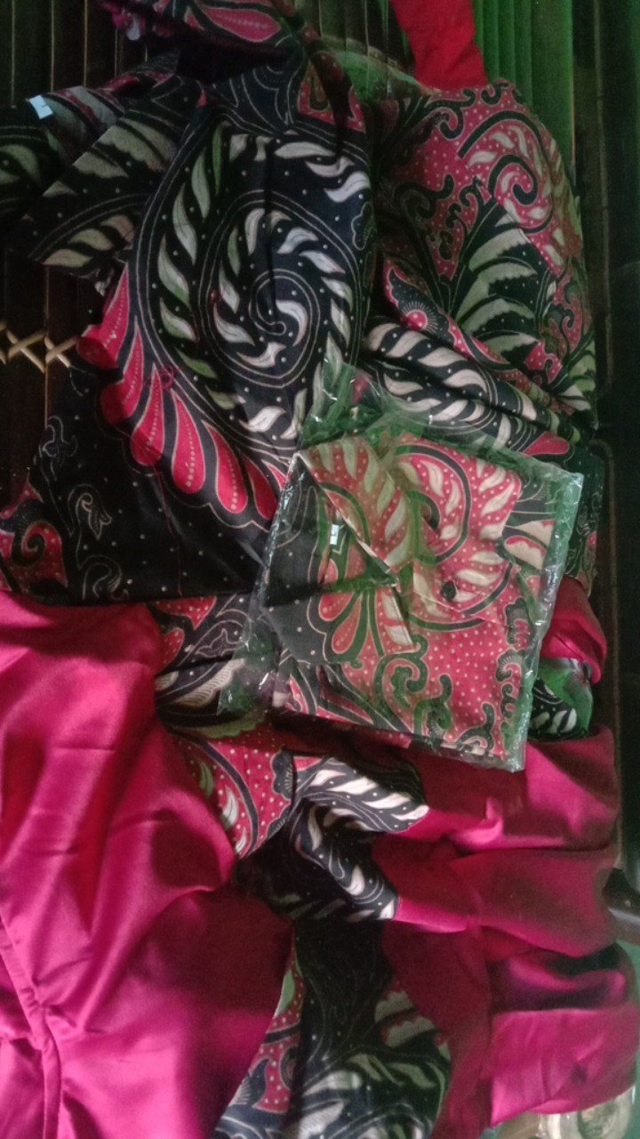 Couple Nadira Andika Keluarga Family Mom Dad Ayah Anak Kid Motif Baru Batik Couple Modern