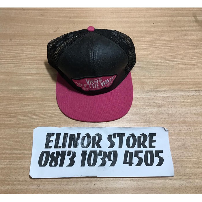 trucker hat vans black pink