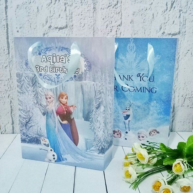 

Paperbag Anak Lucu Tema animasi ukuran 15x10cm / Murah / Ultah