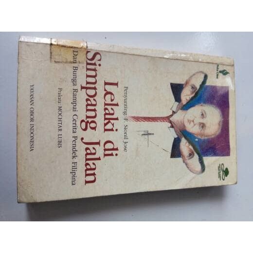 penyunting F. SIONIL JOSE lelaki di simpang jalan