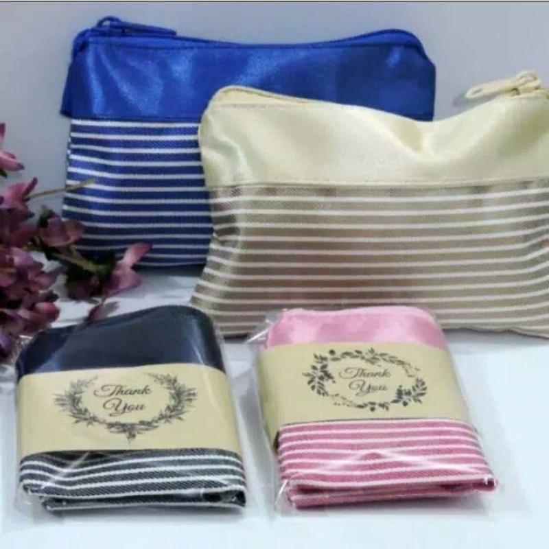 Souvenir pernikahan POUCH/ Dompet salur  kecil isi 25