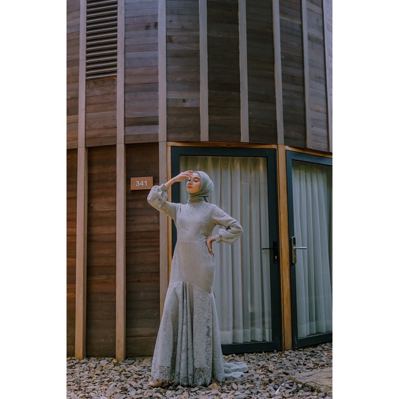 Preloved LORETTA LACE DRESS EDMORE