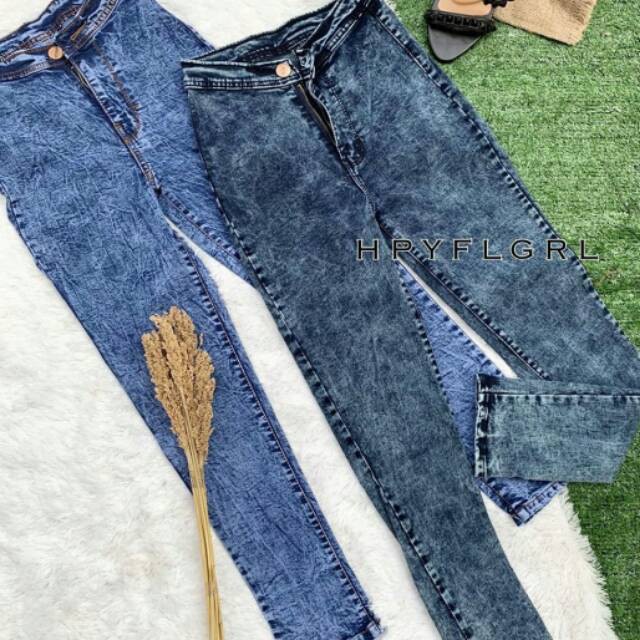 Highwaist Jeans Branded Snow Acid Plain Wash . Hw Jeans Polos Acid Snow . Celana High Waist Snow