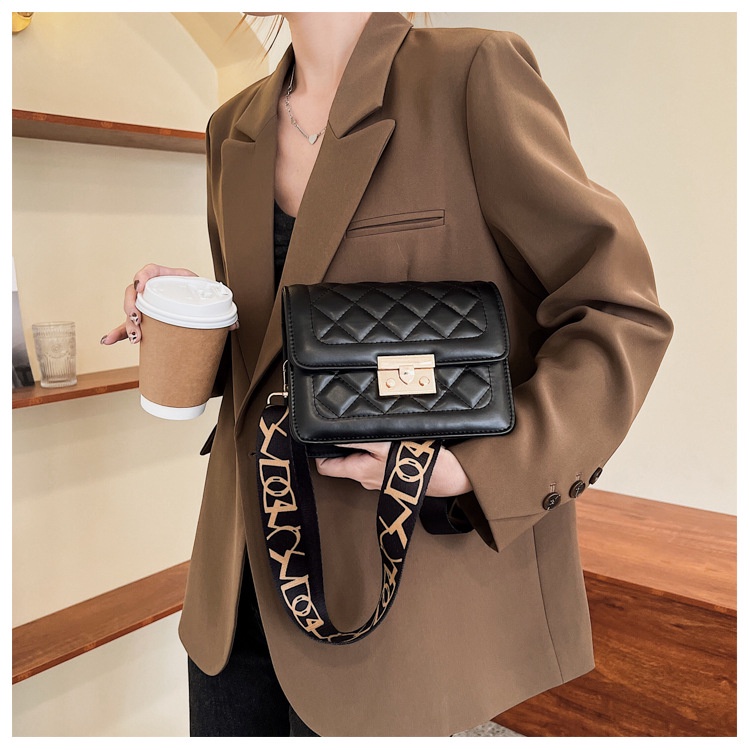 MV_Marvelouz MV602077 Tas SELEMPANG Fashion Stylish Wanita Talpan Strap Motif 1kg bisa 3 tas supplier tas import LT2077