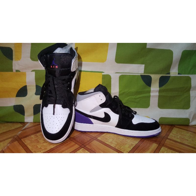 Nike Air Jordan 1 Mid (Varsity Purple)