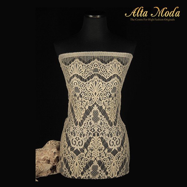 

Alta Moda Brokat Semi Perancis Tradisional Keraton Coklat Susu (2.5M)