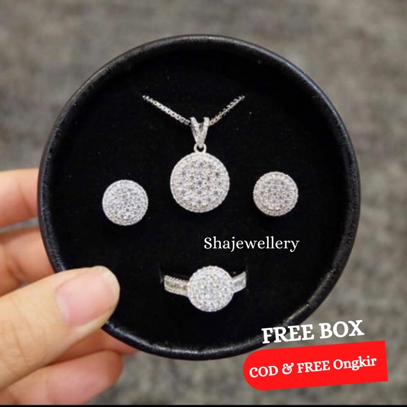 Set Perhiasan Replika Berlian Eropa Set Mewah Terbaru Diamond Swarovski