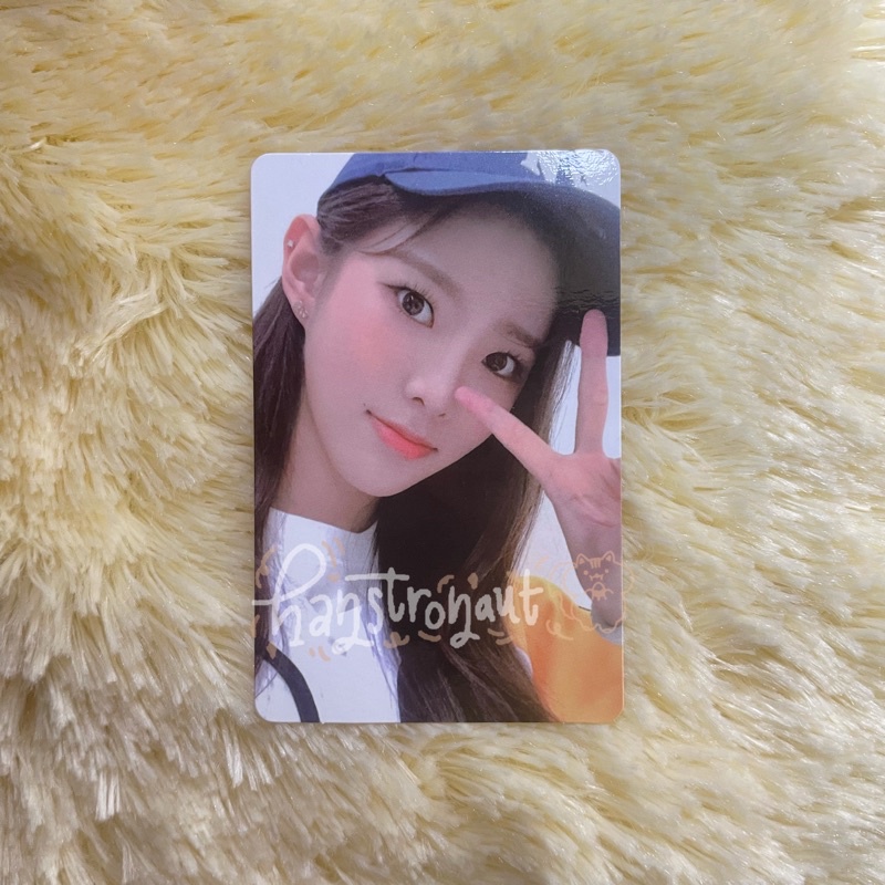 MONDAY WEEEKLY SG21 SEASON GREETING PC PHOTOCARD
