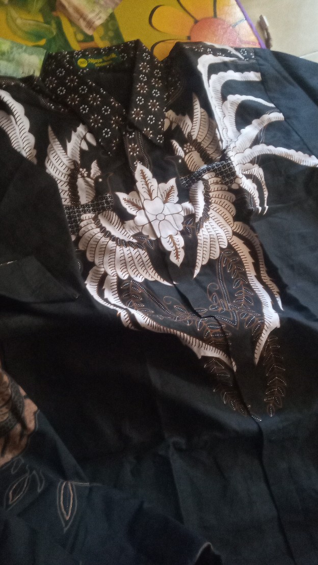 Asmara Sejagat Batik Pria Lengan Pendek Full Furing Batik Solo