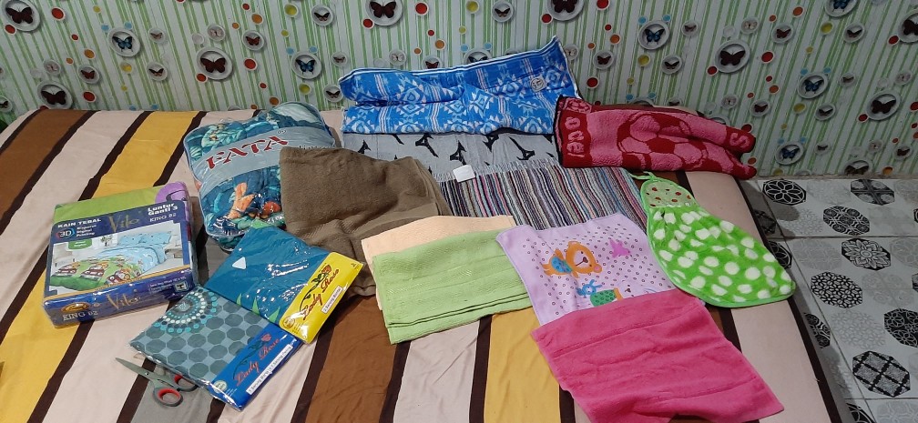 Rc Keset Handuk Bluberry Dan Valerry Quincy