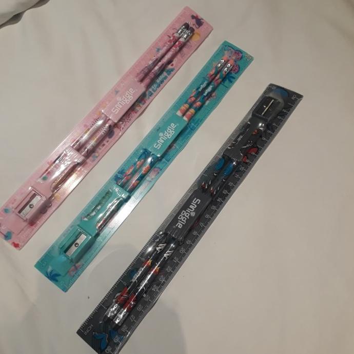 

Smiggle Stationery set