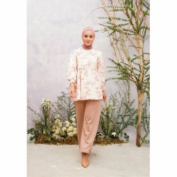 Bella Blouse in Cheesecake by Wearing Klamby