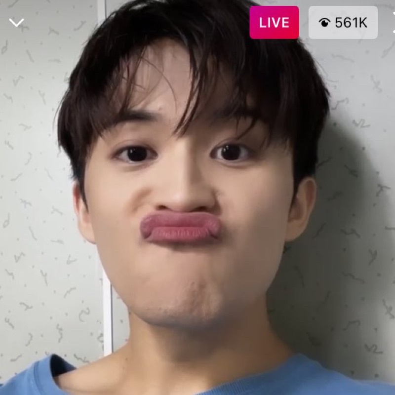 PELUNASAN ALBUM HELLO FUTURE X FANSIGN