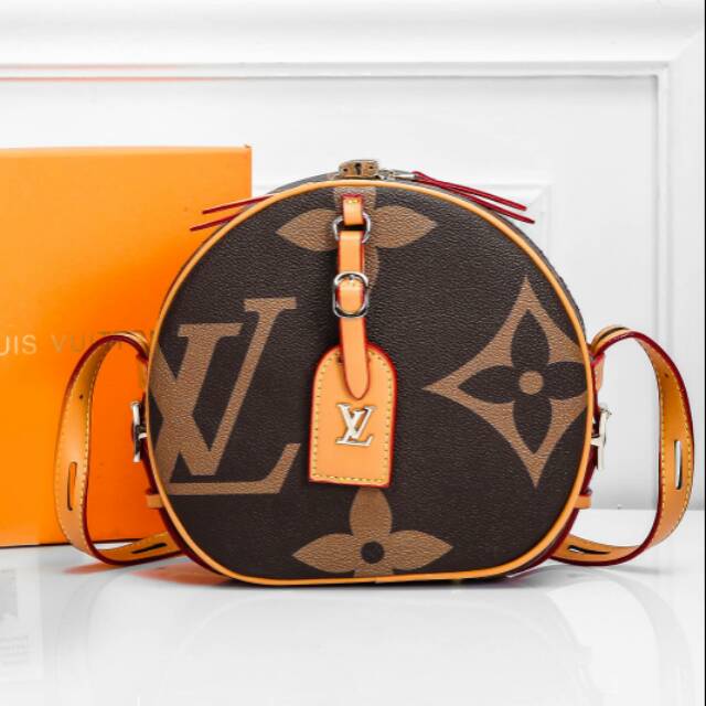 Tas Fashion LV Soft Boite Giant M52295
